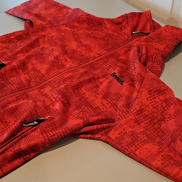 Bench Large Red Patterned Zip Up Jacket - Picture 8 of 9